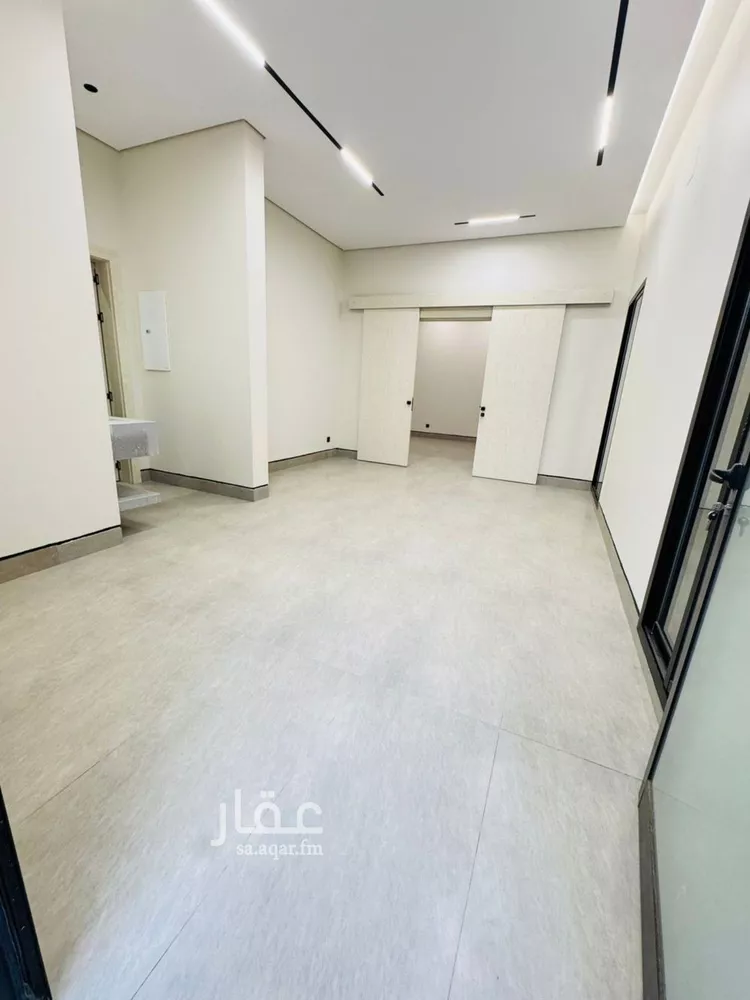 Floor for Sale in Riyadh Ar Rimal 10