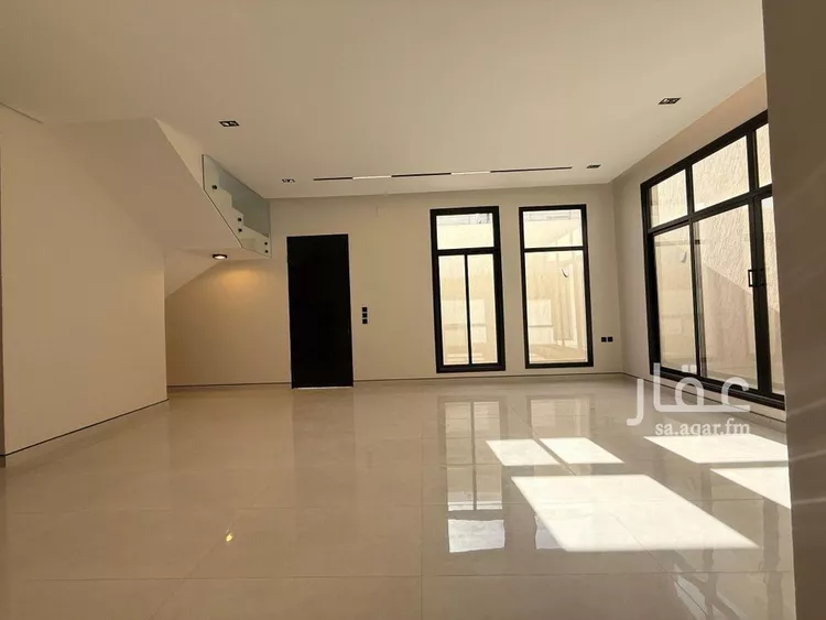 فيلا للبيع في شارع معقل بن عامر, حي الرمال, مدينة الرياض, منطقة الرياض صورة 2