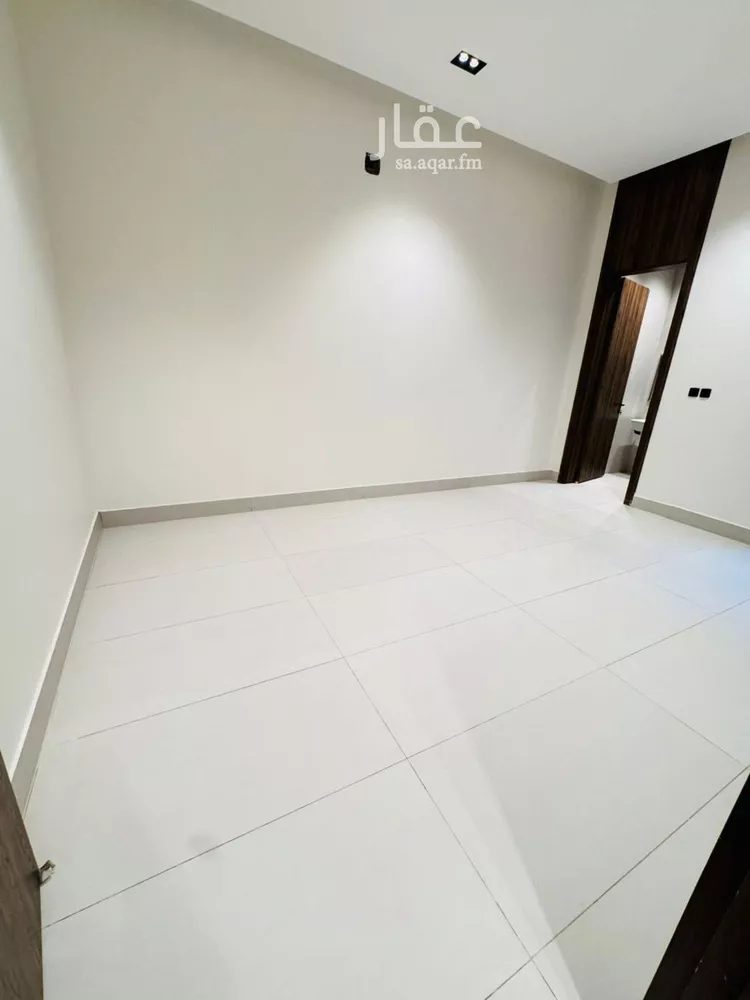 دور للبيع في شارع عبدالله بن ابي المظفر, حي الخليج, مدينة الرياض, منطقة الرياض صورة 2