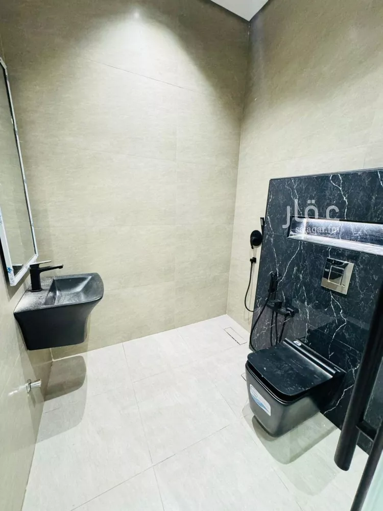 Floor for Sale in Riyadh Ar Rimal 9