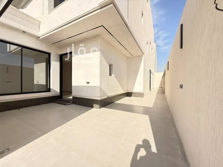 فيلا للبيع في شارع يحيي بن القاسم, حي الرمال, مدينة الرياض, منطقة الرياض صورة 4