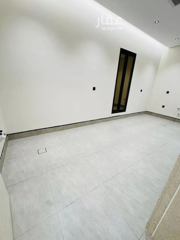 Floor for Sale in Riyadh Ar Rimal 7
