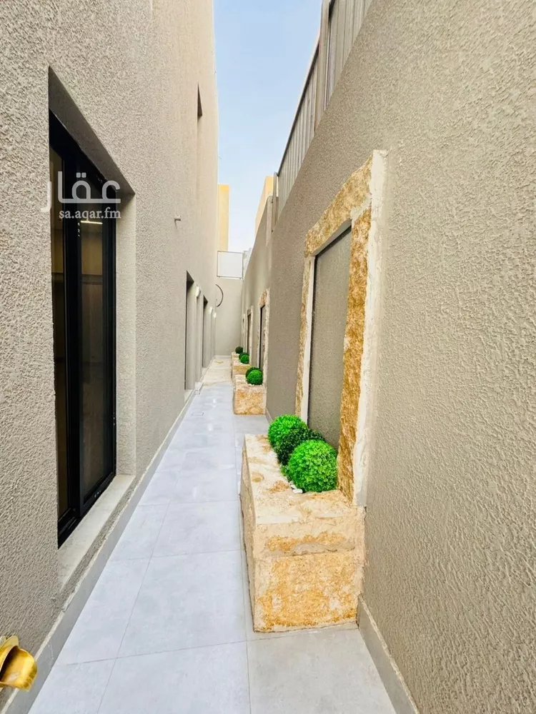 Floor for Sale in Riyadh Ar Rimal 11