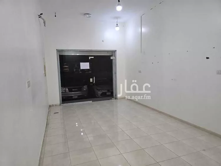 Shop for Rent in Medina King Fahd صورة 4