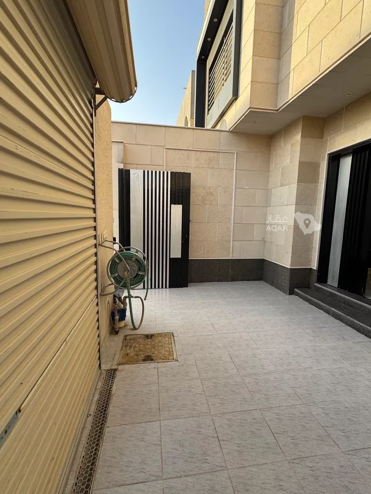 فيلا للبيع في شارع عبدالله الشيبي, حي النهضة, مدينة الرياض, منطقة الرياض صورة 2