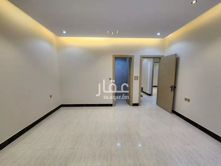 فيلا للبيع في شارع ابي المكارم بن مفرج, حي عكاظ, مدينة الرياض, منطقة الرياض 8