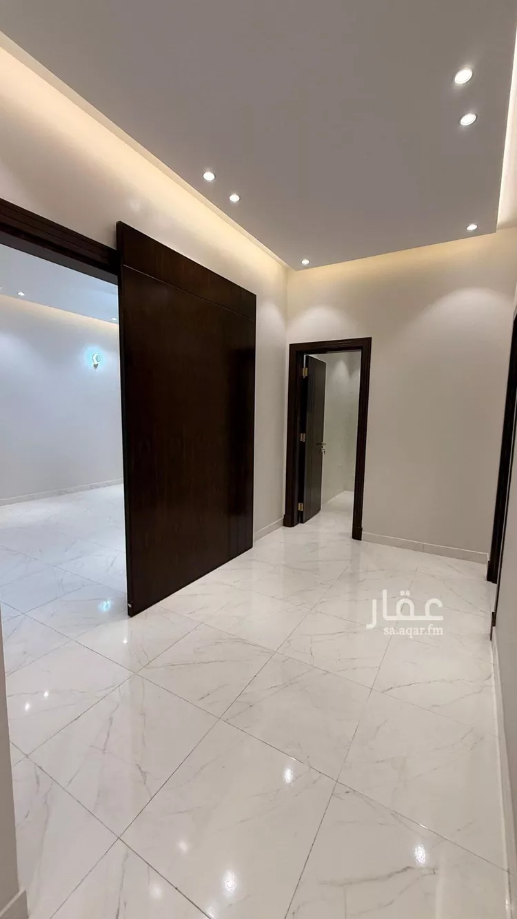 شقة للبيع في شارع شارع 19 ب, حي المطار, مدينة جازان, منطقة جازان 7