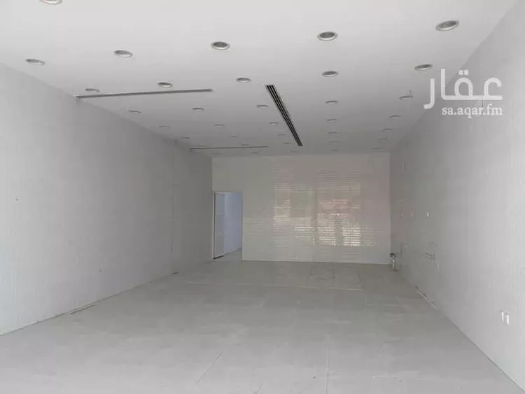 محل للإيجار في شارع طريق الامام عبدالله بن سعود بن عبدالعزيز , حي إشبيلية, مدينة الرياض, منطقة الرياض 10