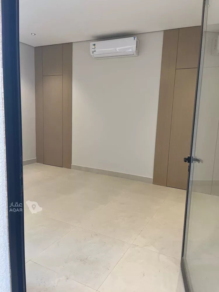 Floor for Rent in Riyadh Al Arid 3