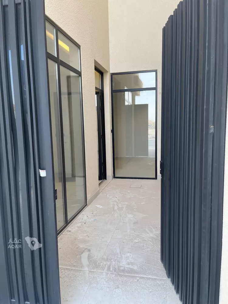 Floor for Rent in Riyadh Al Arid 4