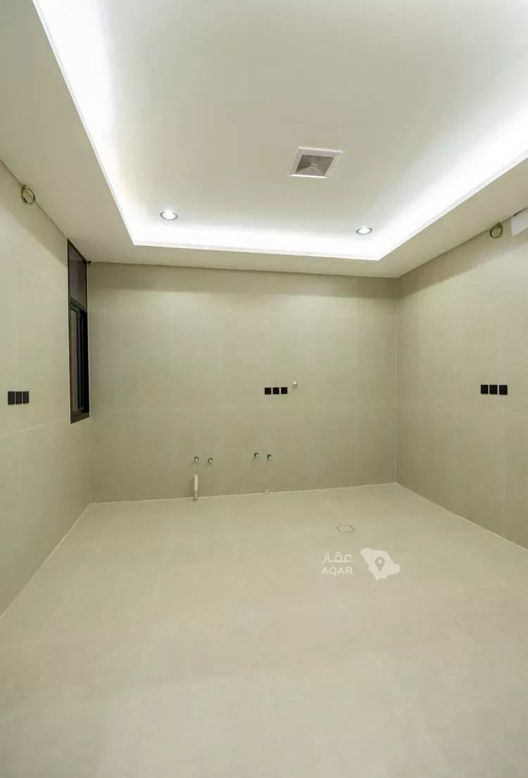 Floor for Sale in Riyadh Okaz 4