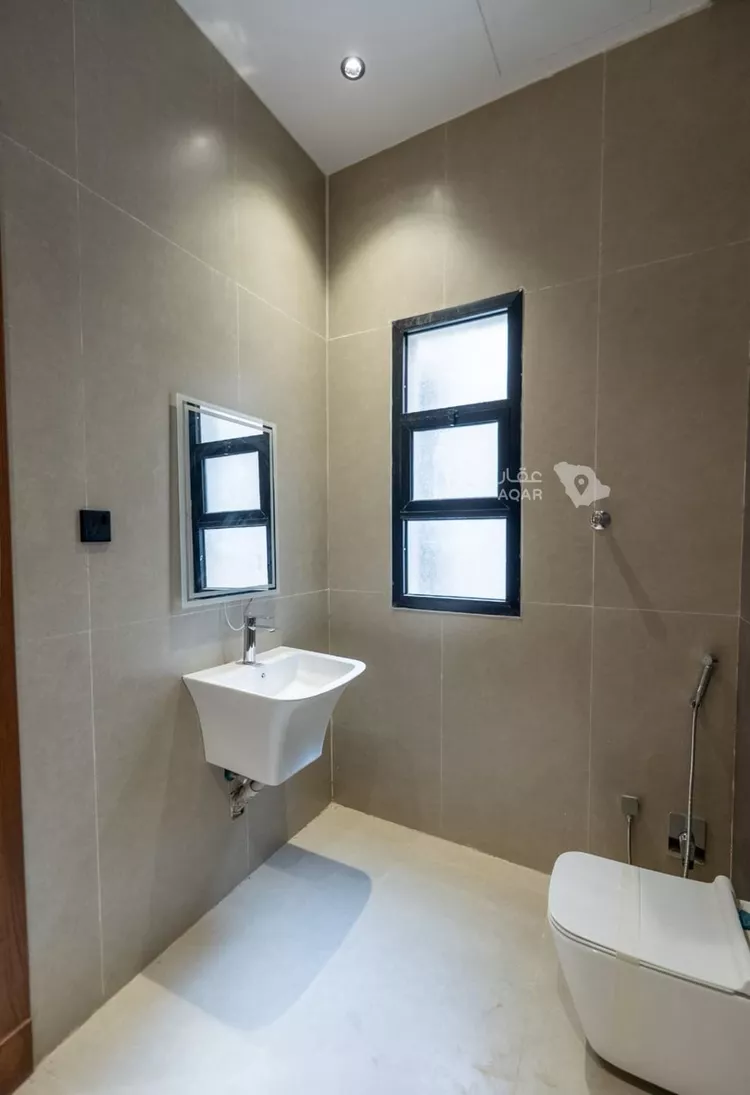 Floor for Sale in Riyadh Okaz 4