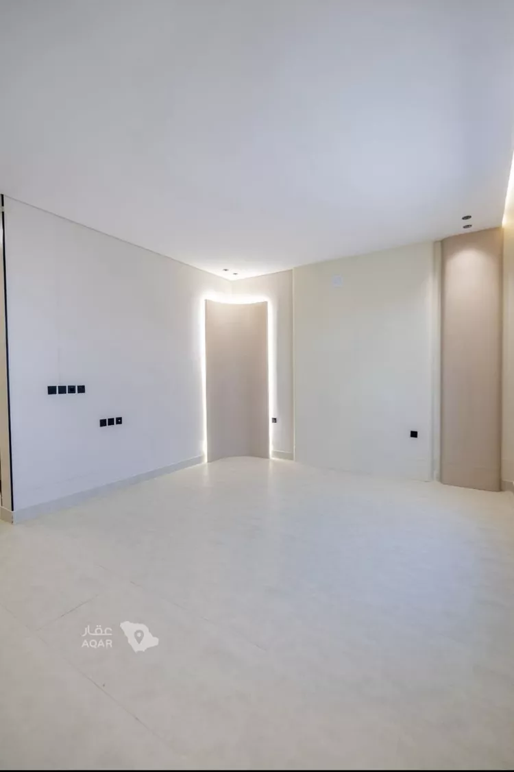 Floor for Sale in Riyadh Okaz 5