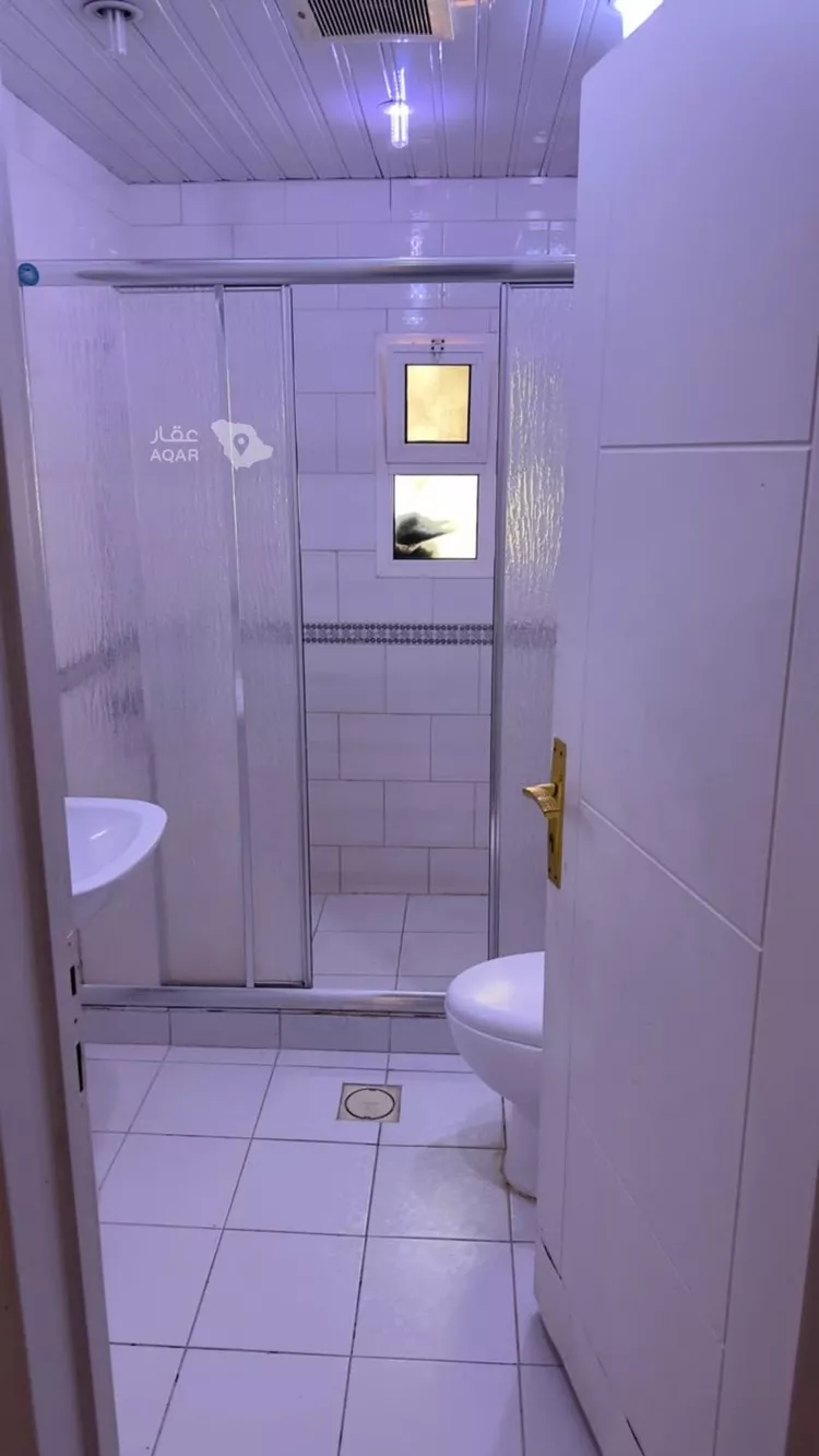 شقة للإيجار في شارع المهندس مساعد العنقري, حي الورود, مدينة الرياض, منطقة الرياض 5