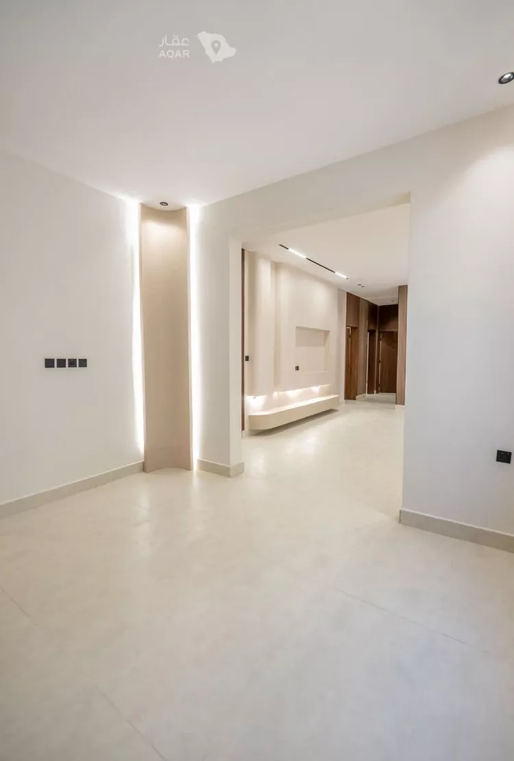 Floor for Sale in Riyadh Okaz 12