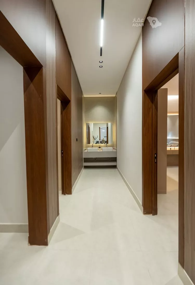 Floor for Sale in Riyadh Okaz 3