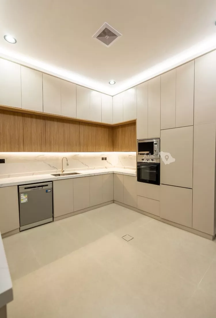 Floor for Sale in Riyadh Okaz 10