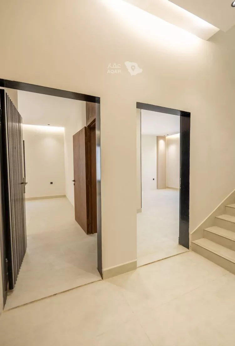 Floor for Sale in Riyadh Okaz 6