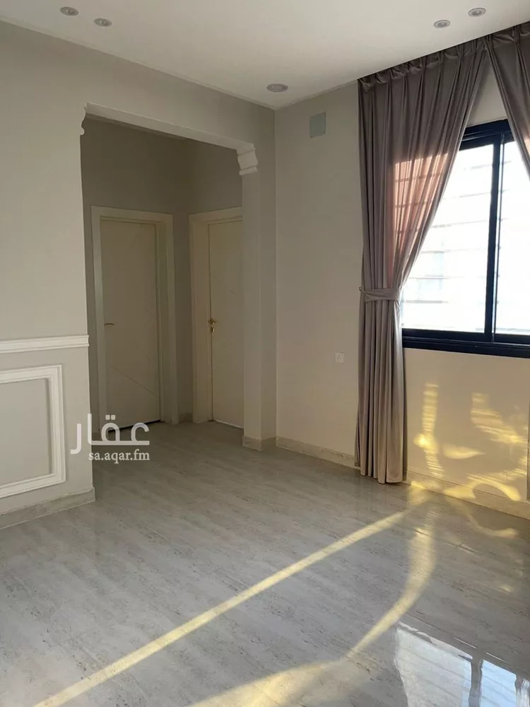 فيلا للبيع في شارع إسماعيل الصائغ, حي المهدية, مدينة الرياض, منطقة الرياض صورة 2