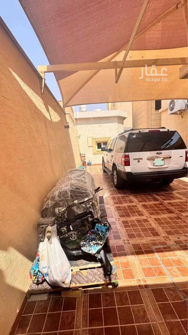 فيلا للبيع في شارع وادي عرفه, حي الخالدية, مدينة الدرعية, منطقة الرياض 13