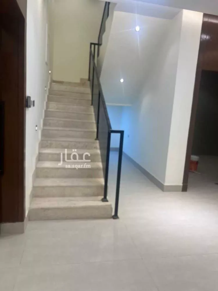 فيلا للبيع في شارع يعقوب بن أبي الفضل, حي عكاظ, مدينة الرياض, منطقة الرياض صورة 4