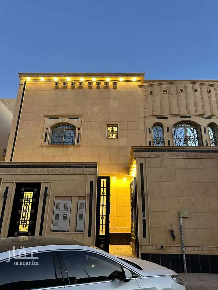 Floor for Sale in Riyadh Al Janadriyah