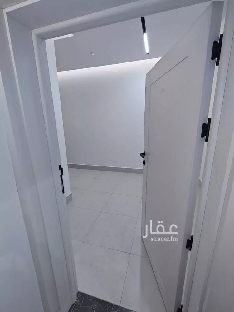 عمارة للإيجار في شارع أبي الكرم, حي الضباط, مدينة الرياض, منطقة الرياض صورة 3