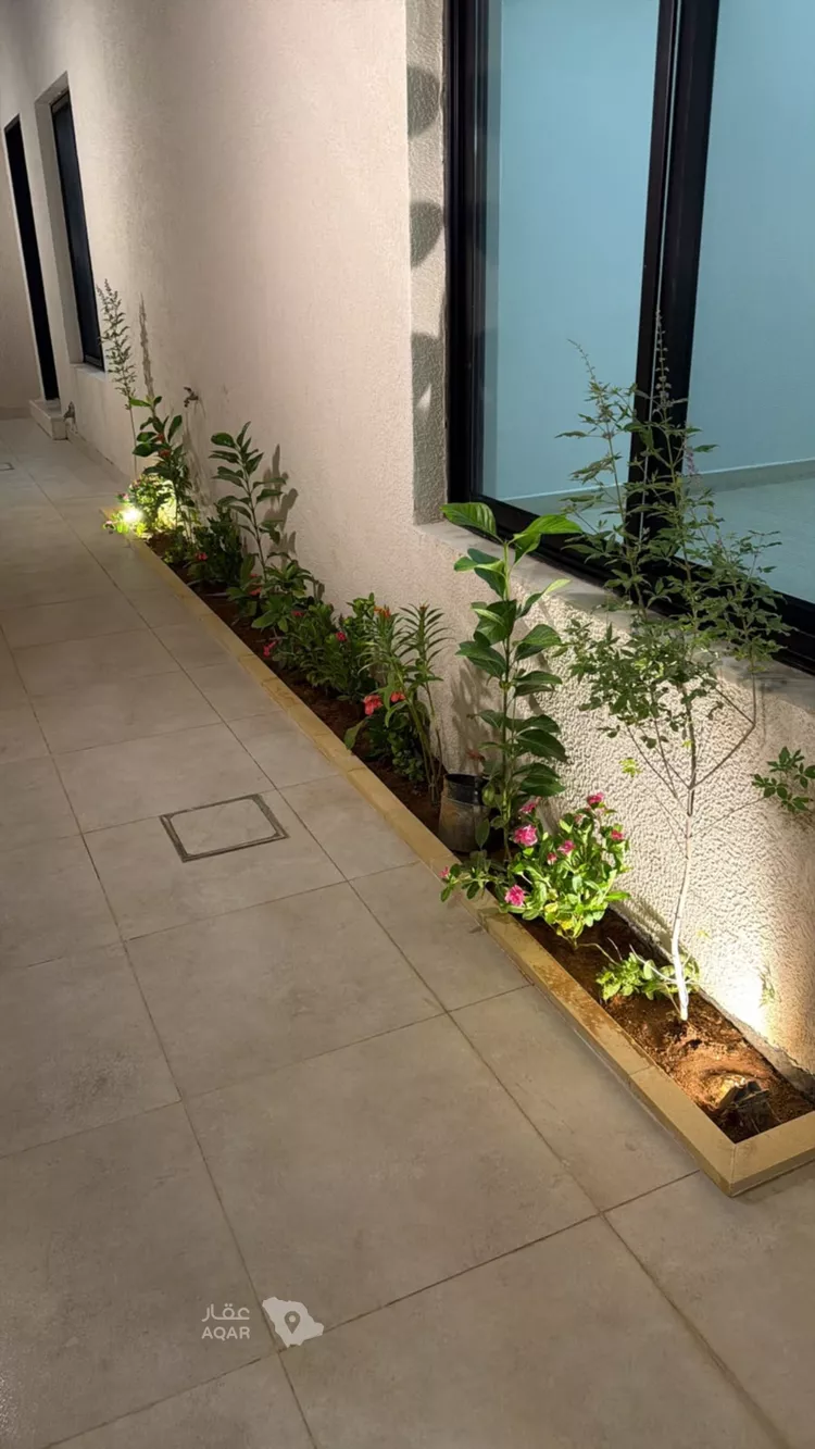 Floor for Rent in Riyadh Ar Rimal 12