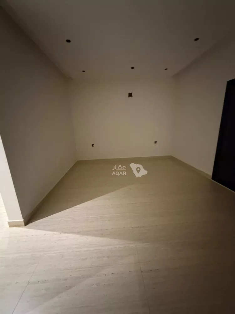 Floor for Rent in Riyadh Ar Rimal 11