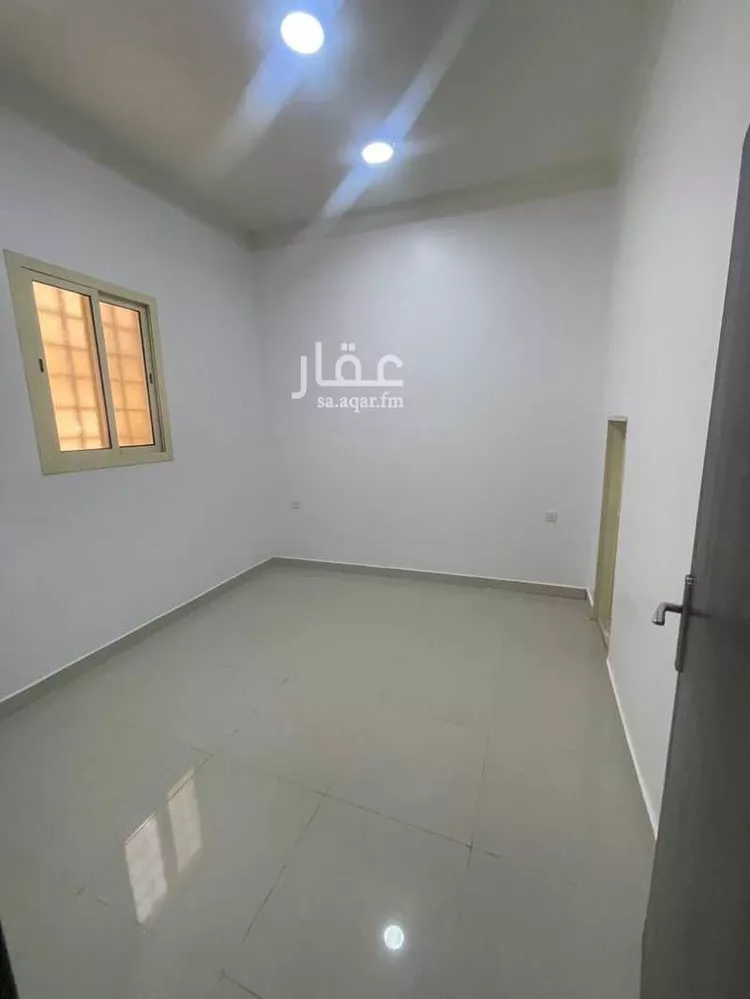 شقة للإيجار في حي ، شارع مسلمه بن عبدالملك ، حي الجرادية ، الرياض ، منطقة الرياض 1 صورة