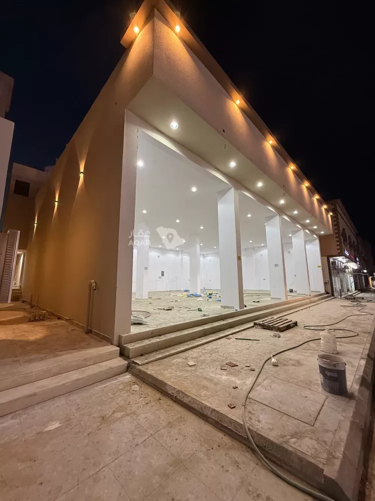 عمارة للبيع في شارع ناصر بن عبدالعزيز, حي الربيع, مدينة النعيرية, المنطقة الشرقية 6