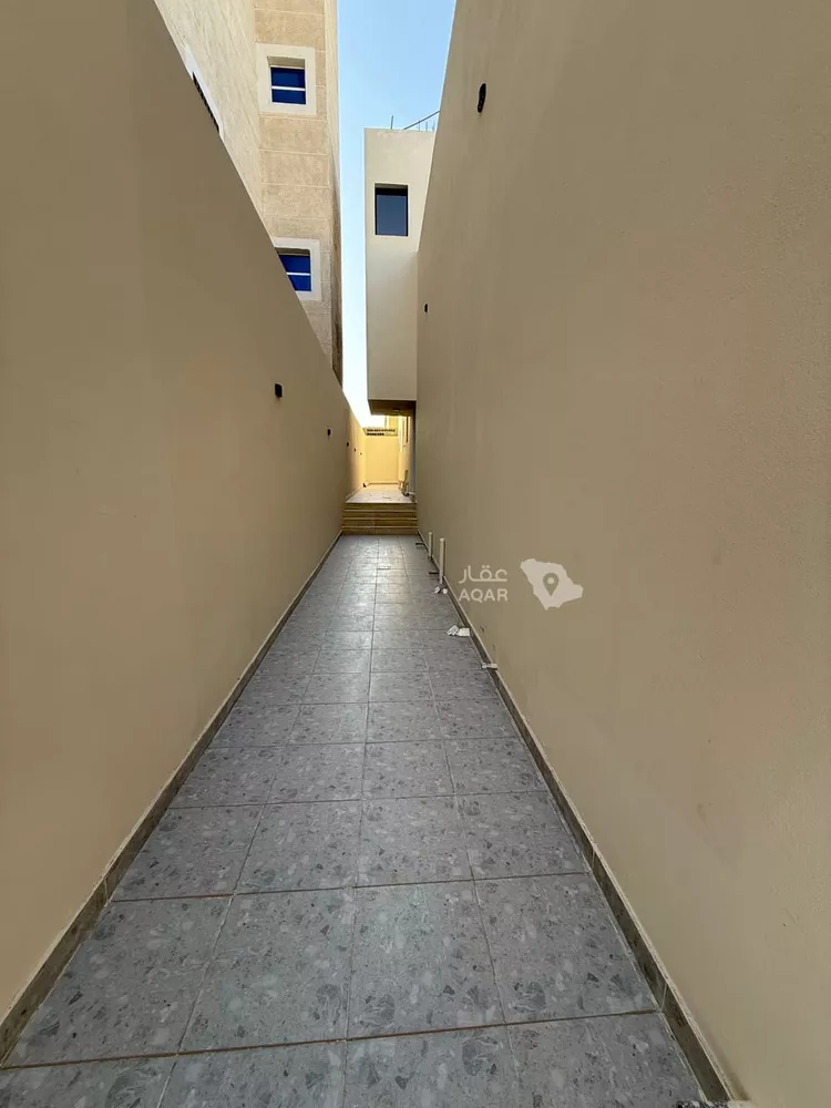 عمارة للبيع في شارع ناصر بن عبدالعزيز, حي الربيع, مدينة النعيرية, المنطقة الشرقية صورة 2