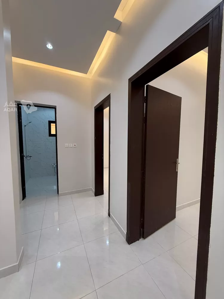 عمارة للبيع في شارع ناصر بن عبدالعزيز, حي الربيع, مدينة النعيرية, المنطقة الشرقية 7