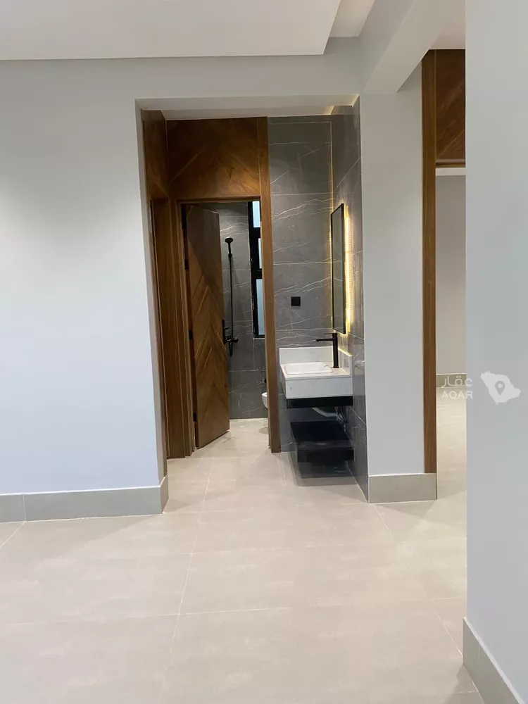 Floor for Sale in Riyadh Al Uraija Al Gharbiyah 8