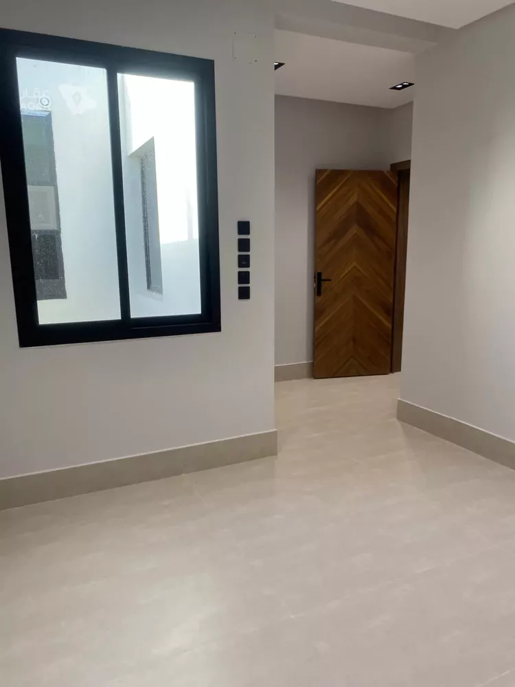 Floor for Sale in Riyadh Al Uraija Al Gharbiyah