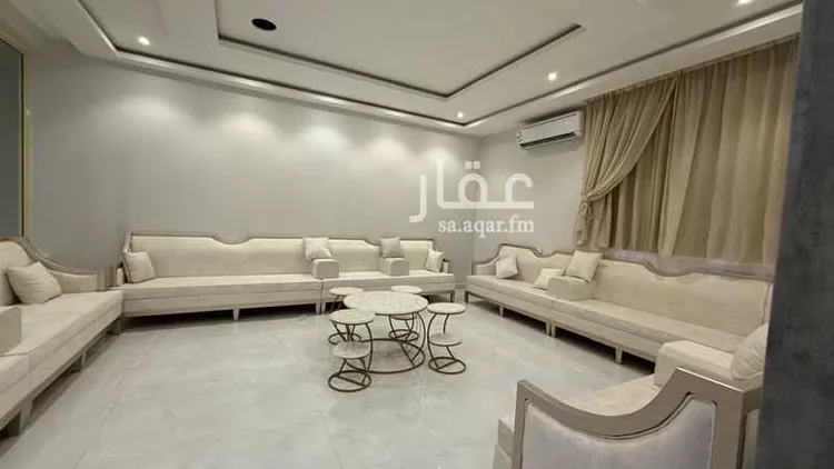 فيلا للبيع في شارع السعادة, حي النزهة, مدينة رياض الخبراء, منطقة القصيم 8