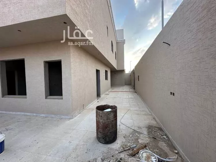 عمارة للبيع في شارع قيس بن عمرو, حي المدينة, مدينة الرس, منطقة القصيم صورة 4