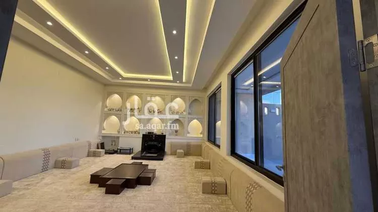 فيلا للبيع في شارع السعادة, حي النزهة, مدينة رياض الخبراء, منطقة القصيم صورة 3