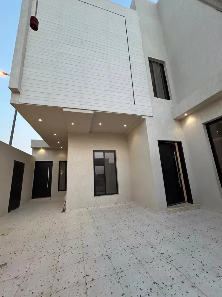 Floor for Sale in Riyadh Ash Sharq 4