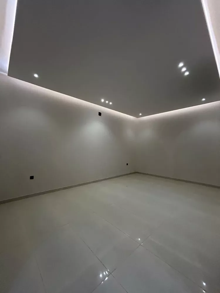 Floor for Sale in Riyadh Ash Sharq 7