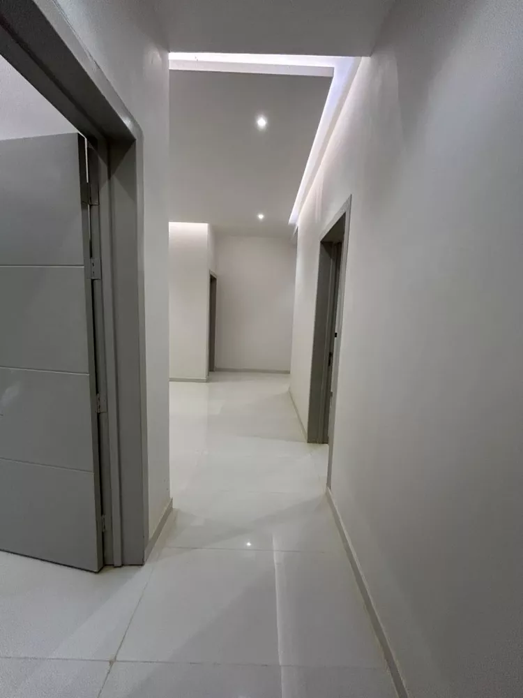 Floor for Sale in Riyadh Ash Sharq 5