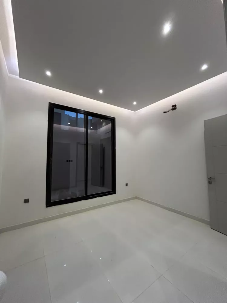 Floor for Sale in Riyadh Ash Sharq 6