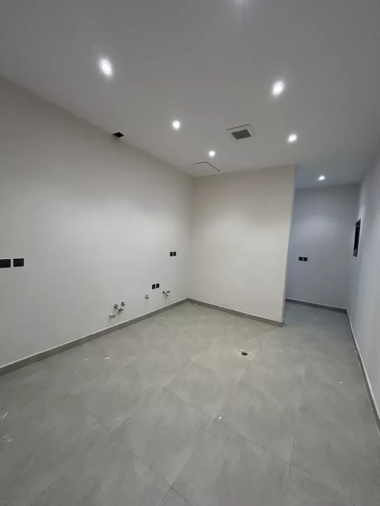 Floor for Sale in Riyadh Ash Sharq 2