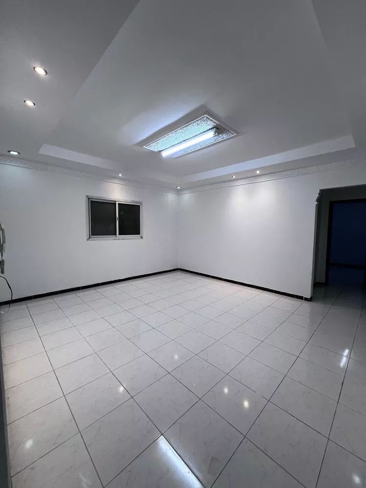 Floor for Rent in Riyadh Al Qadisiyah صورة 3