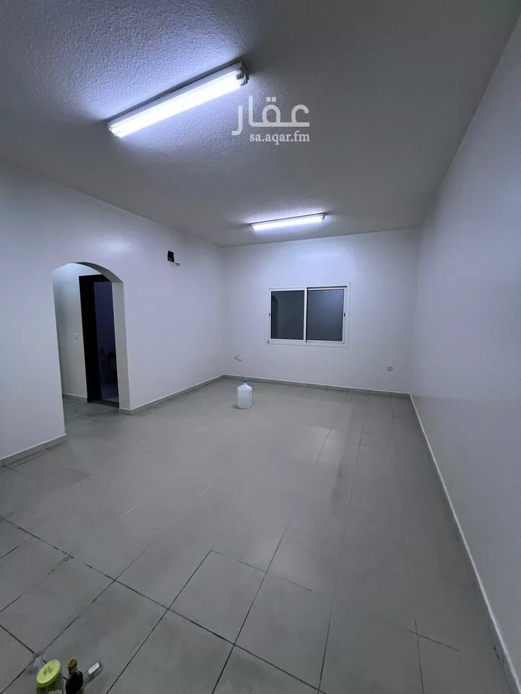شقة للإيجار في شارع الصحابة, حي إشبيلية, مدينة الرياض, منطقة الرياض صورة 3