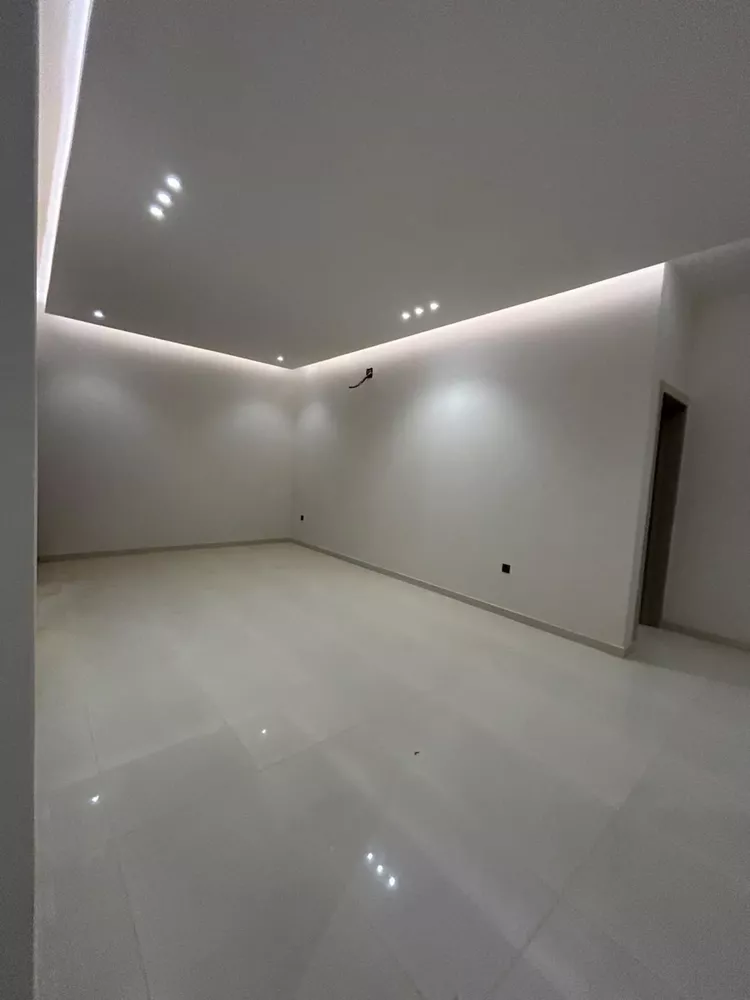 Floor for Sale in Riyadh Ash Sharq 8