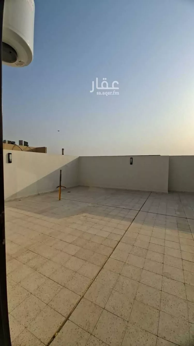دور للبيع في شارع غالب المحاربي, حي العزيزية, مدينة الرياض, منطقة الرياض 8