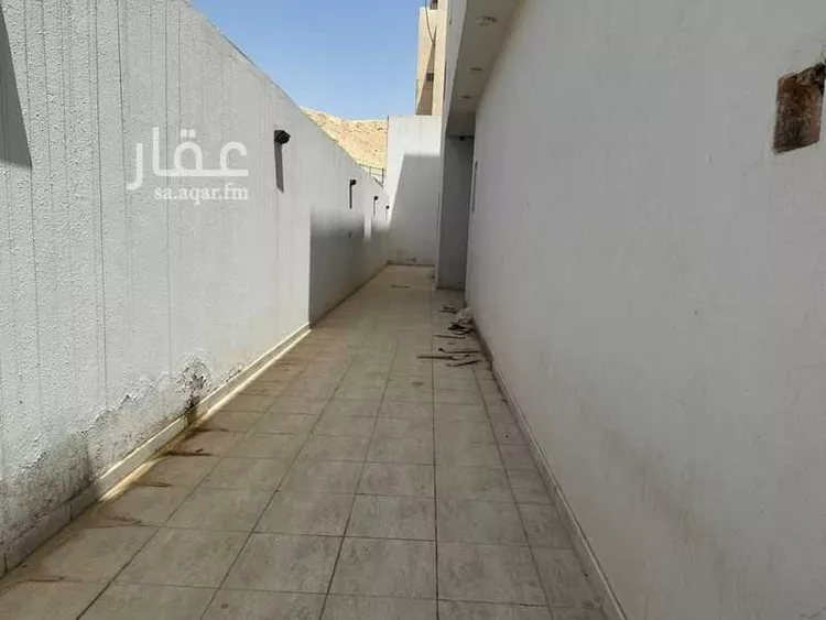 عمارة للإيجار في شارع العزيزية الفرعي, حي العزيزية, مدينة الرياض, منطقة الرياض صورة 2