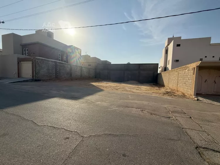 أرض للبيع في شارع عبدالله بن عبدالعزيز, حي بدر, مدينة حوطه سدير, منطقة الرياض 3