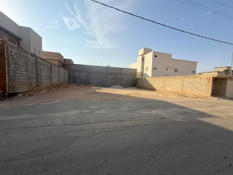 أرض للبيع في شارع عبدالله بن عبدالعزيز, حي بدر, مدينة حوطه سدير, منطقة الرياض 2